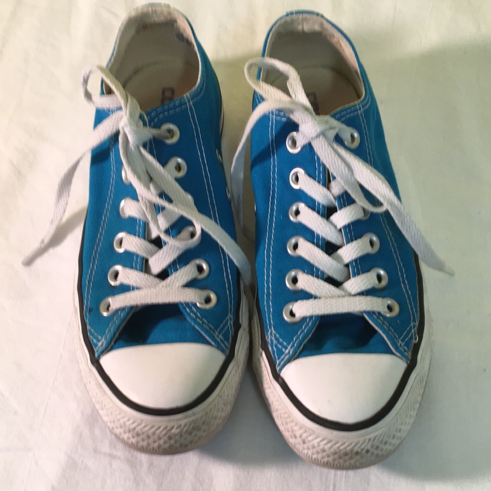 Converse all star chuck Taylor size 7 women’s royal blue